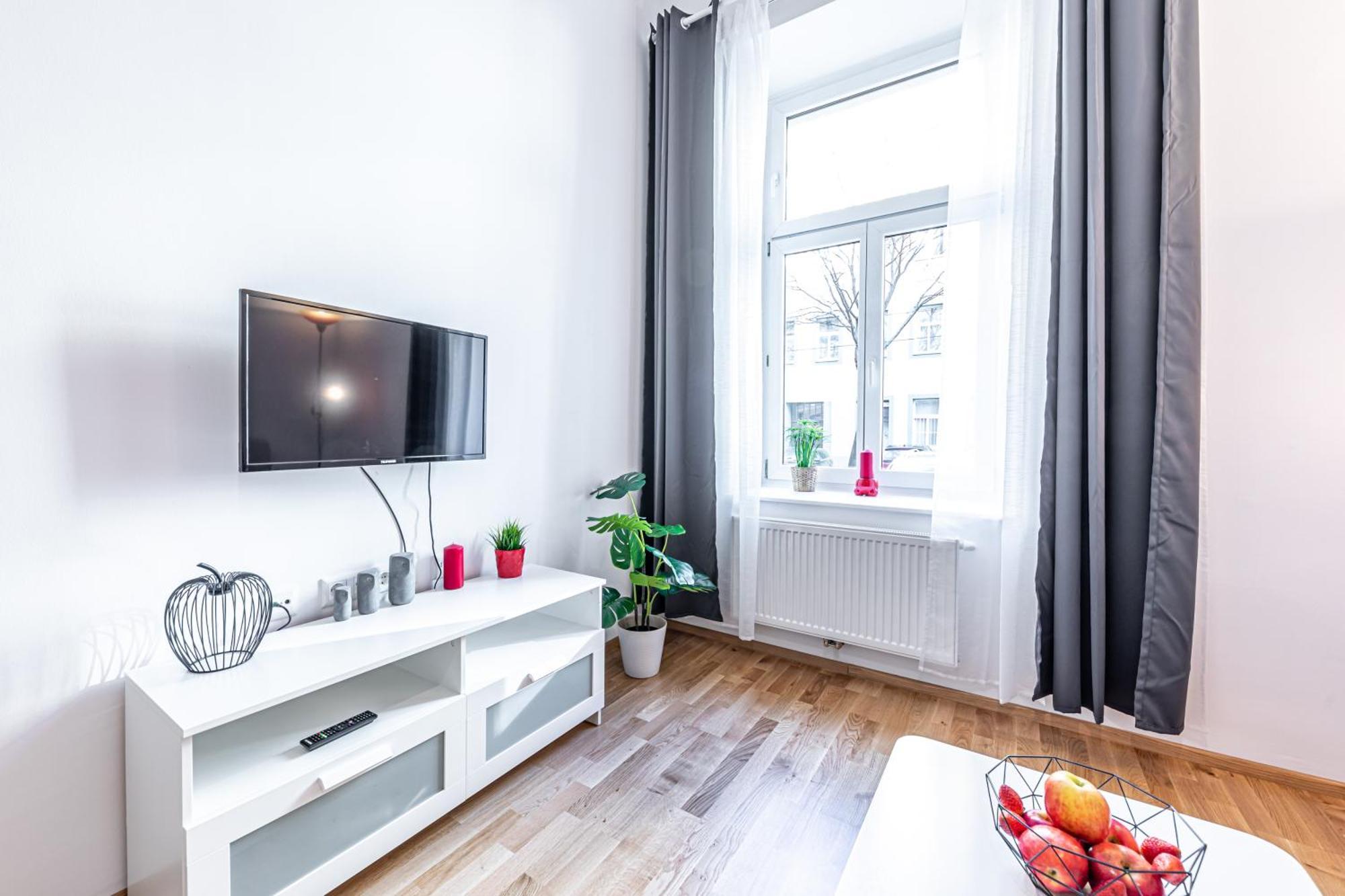 Modern By Jr Wien